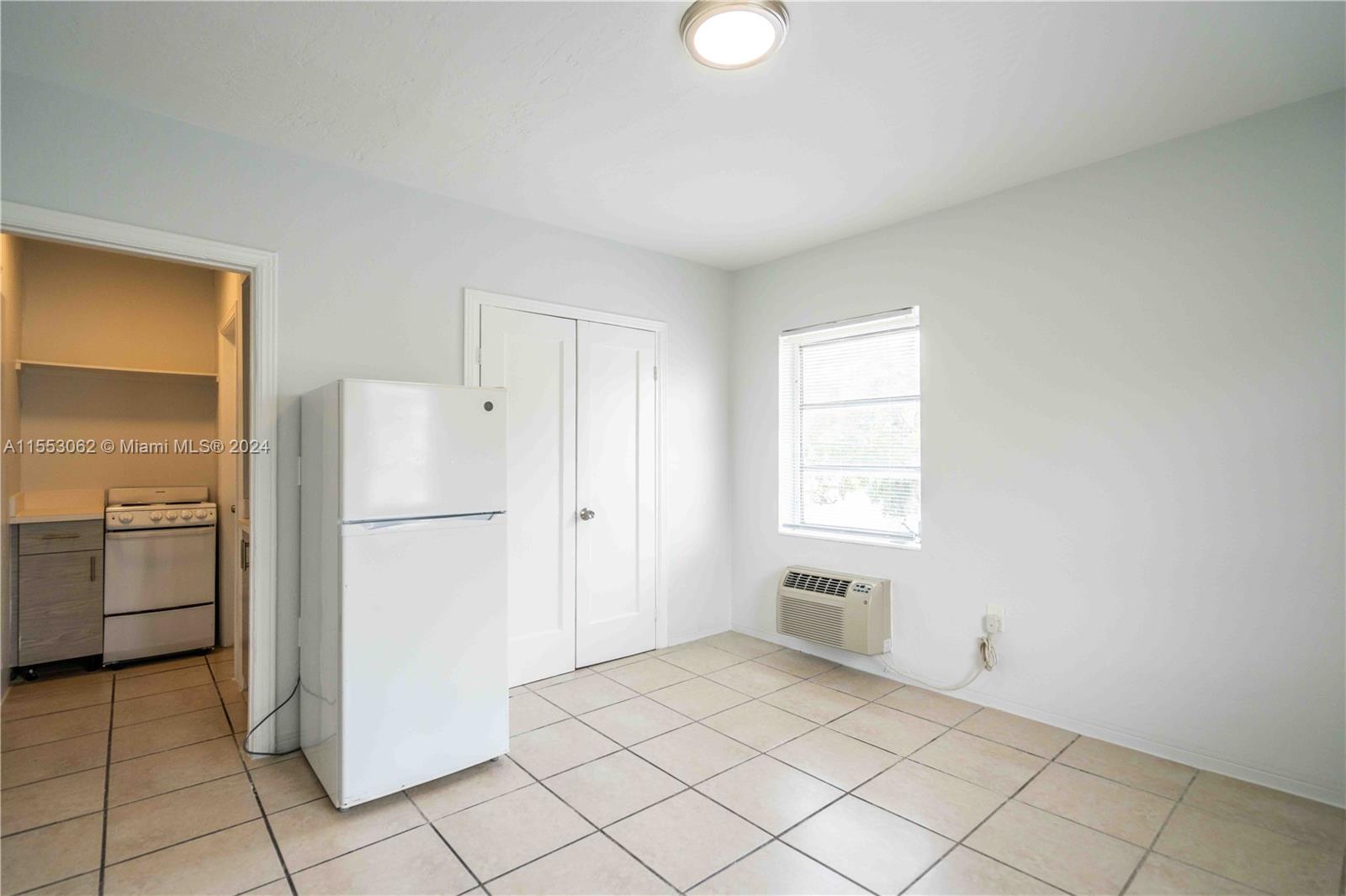 7 53 42 - Residential Lease