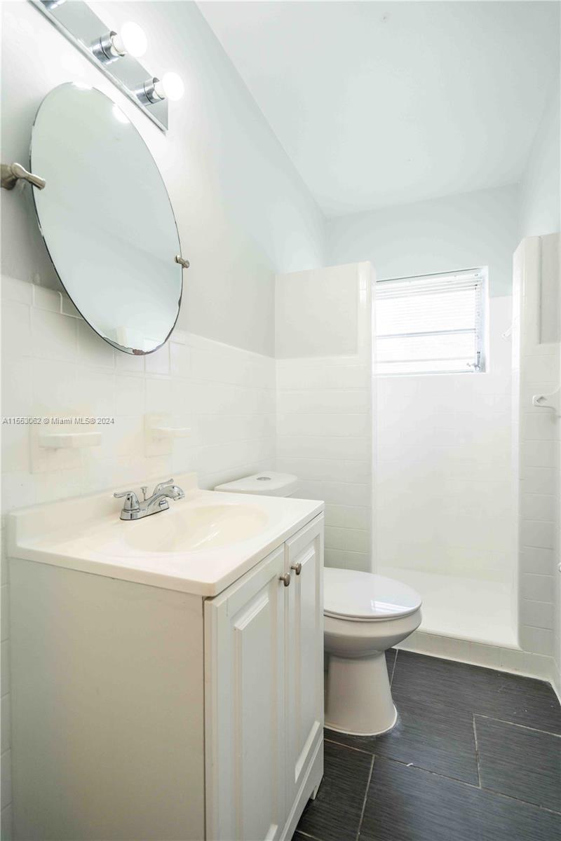 7 53 42 - Residential Lease