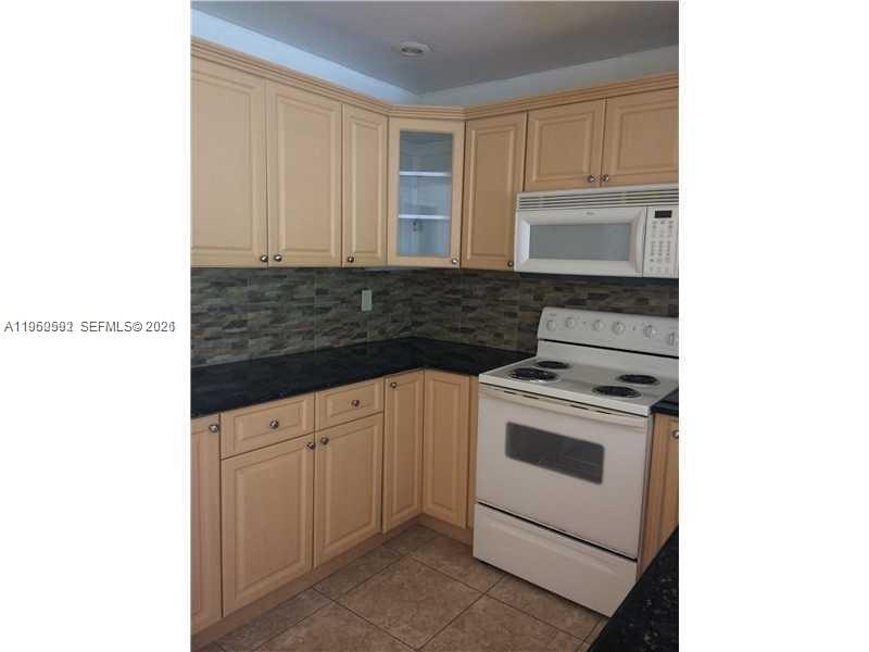Great corner unit 1/1 at the famous Village of Kings Creek. Building has been remodeled: high impact glasses and doors, new color paint. This unit was updated a few years ago. New AC unit & dishwasher.
Kitchen is open to living area, cabinets light brown with granite counter tops. Master bedroom has walking closet and wall to wall extra closet. Hallway has linen closet and storage closet.
Parking for 2 cars. The complex has amazing amenities included a few pools, club house, tennis courts, etc. Full reserved.