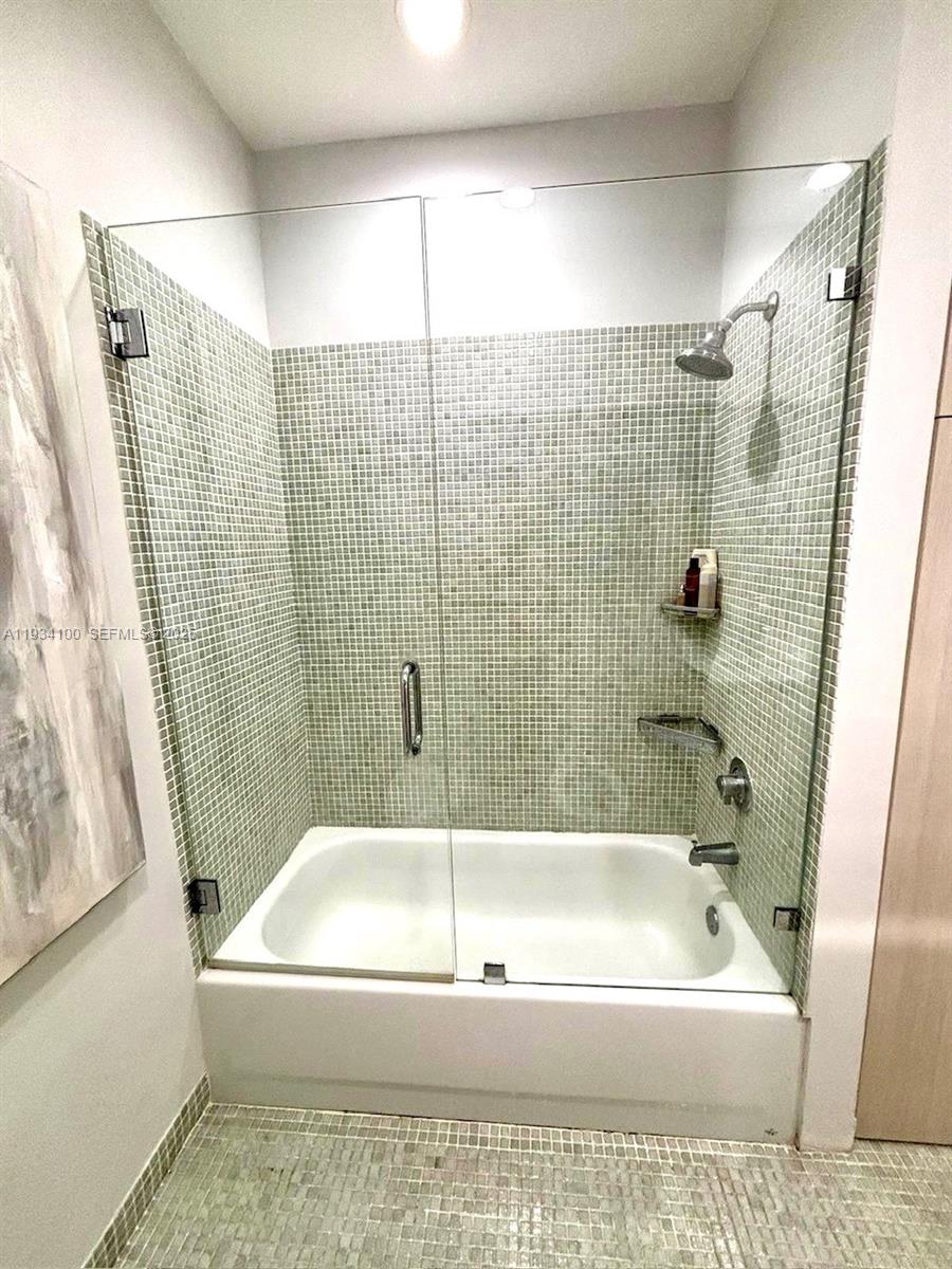 ILONA CONDO - Residential Lease