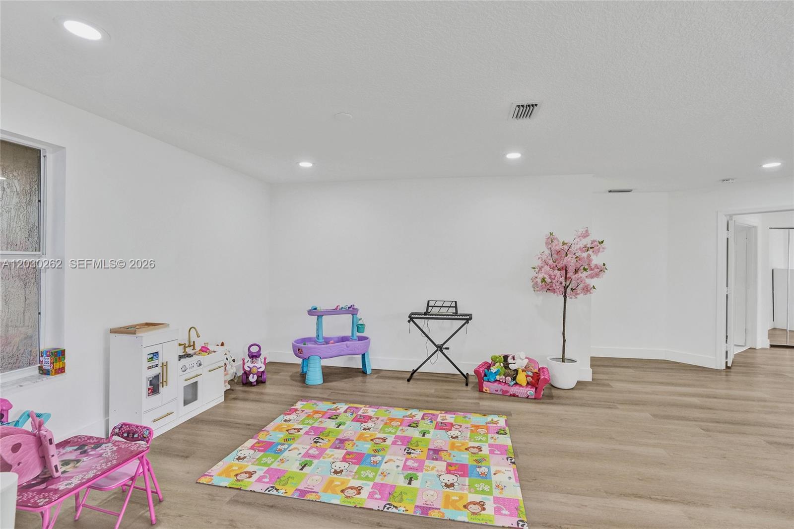 HEFTLER HOMES AT PEMBROKE - Residential