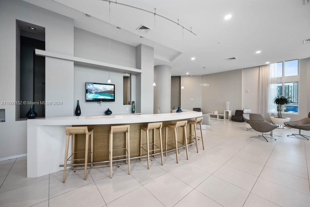 QUANTUM ON THE BAY CONDO - Residential Lease