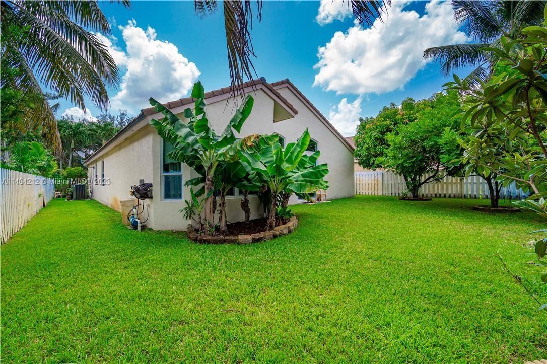 SUNSET LAKES PLAT TWO - Residential