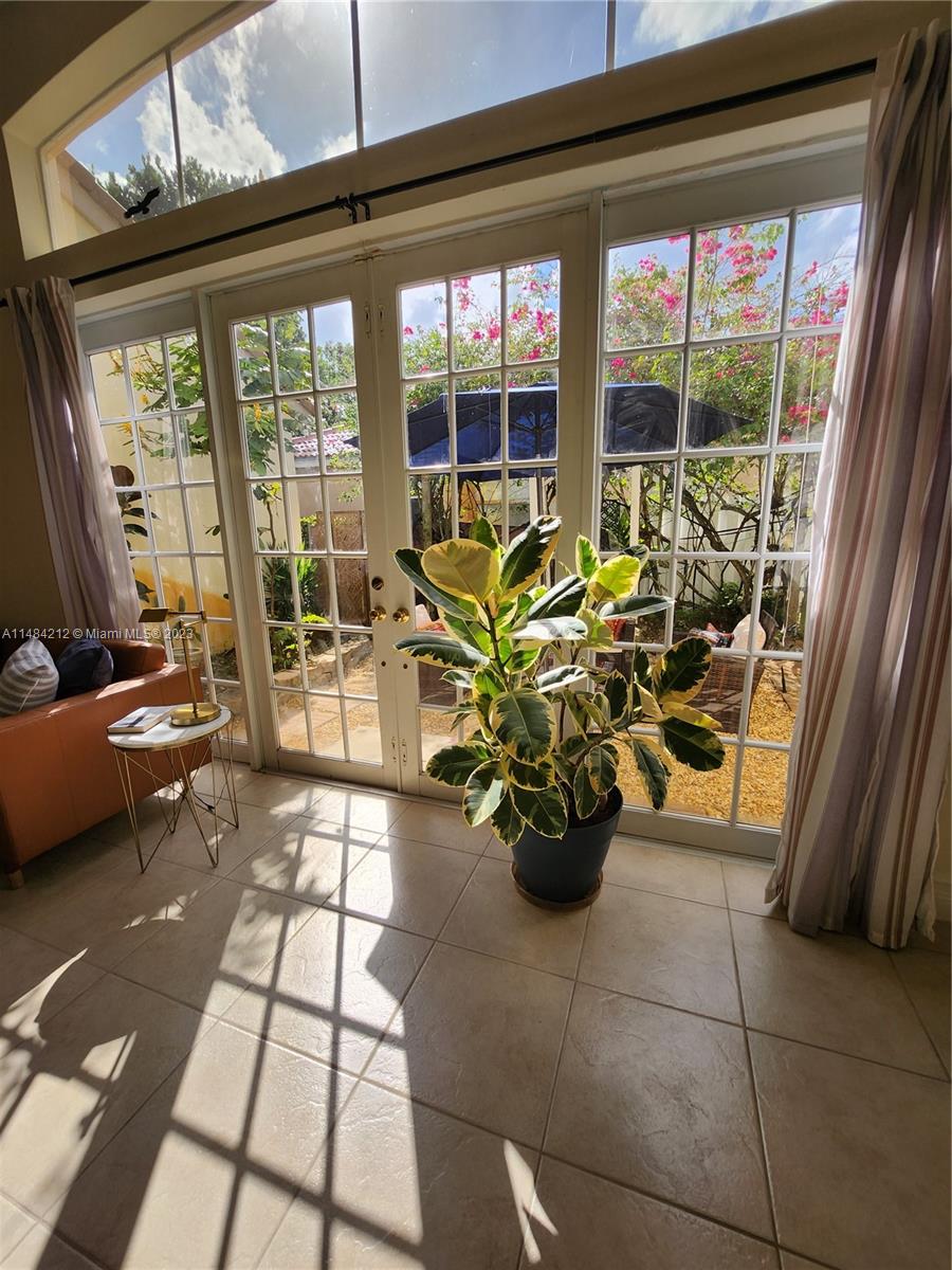 SUNSET LAKES PLAT TWO - Residential