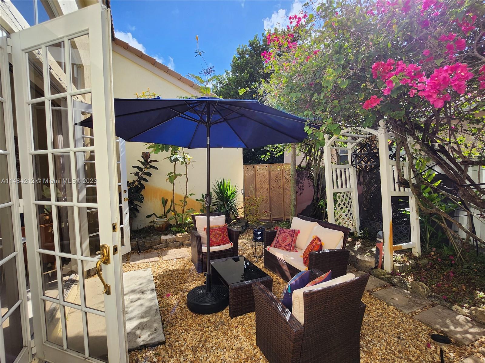 SUNSET LAKES PLAT TWO - Residential