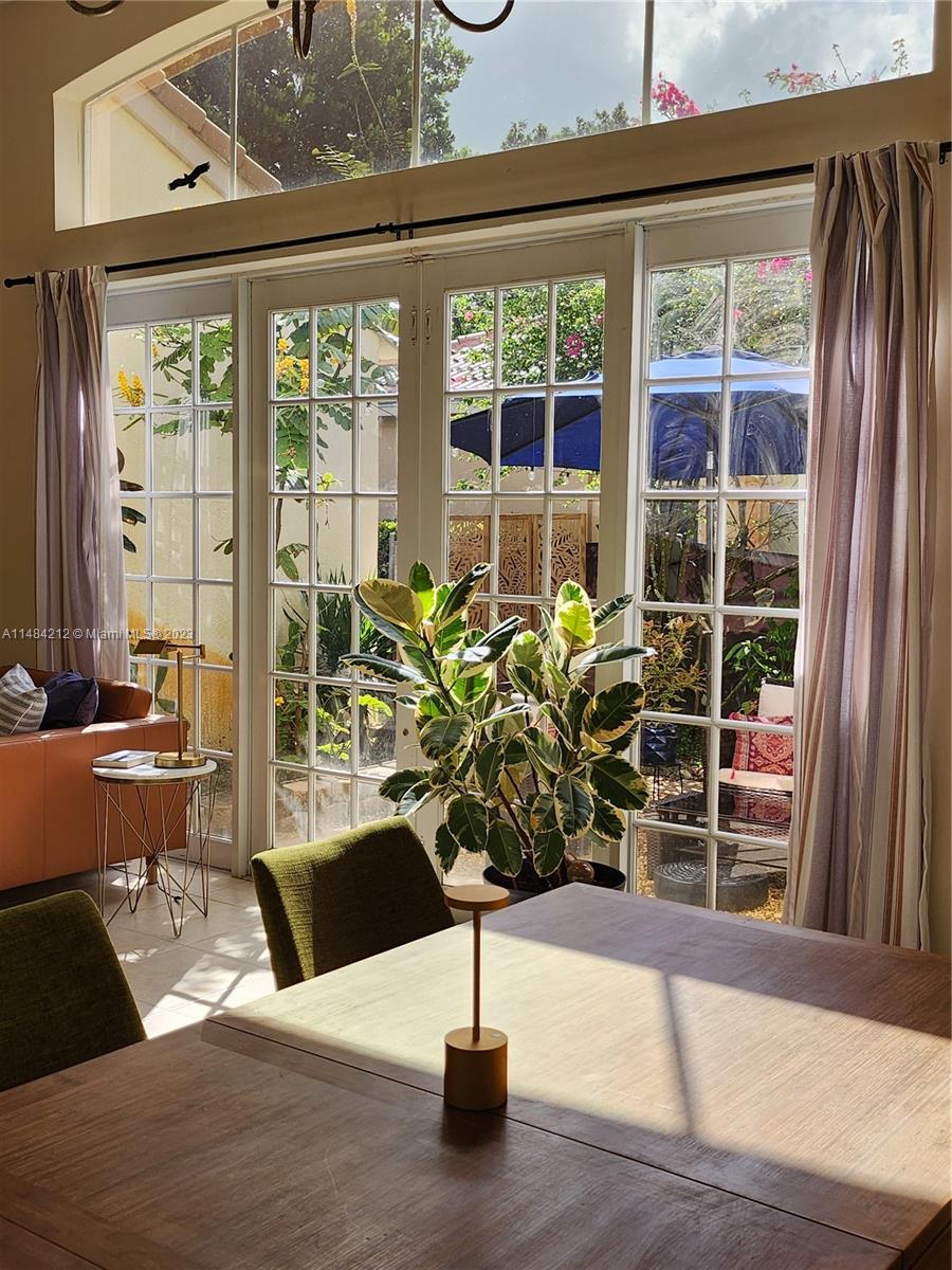 SUNSET LAKES PLAT TWO - Residential