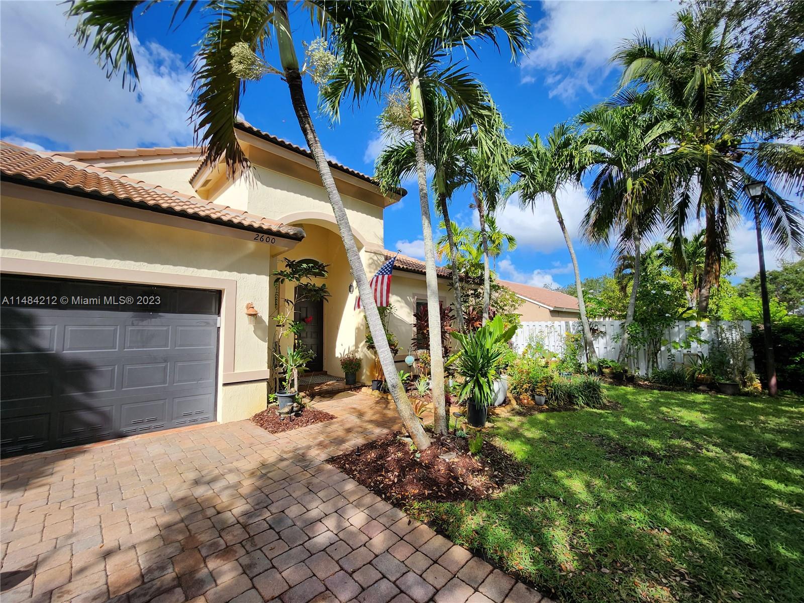 SUNSET LAKES PLAT TWO - Residential
