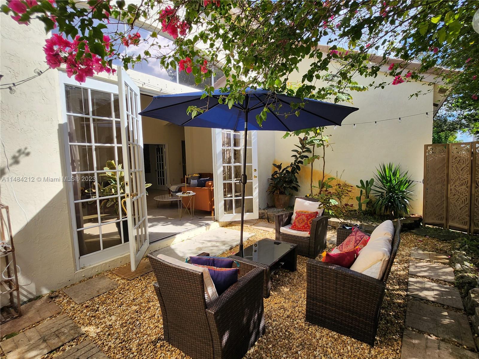 SUNSET LAKES PLAT TWO - Residential
