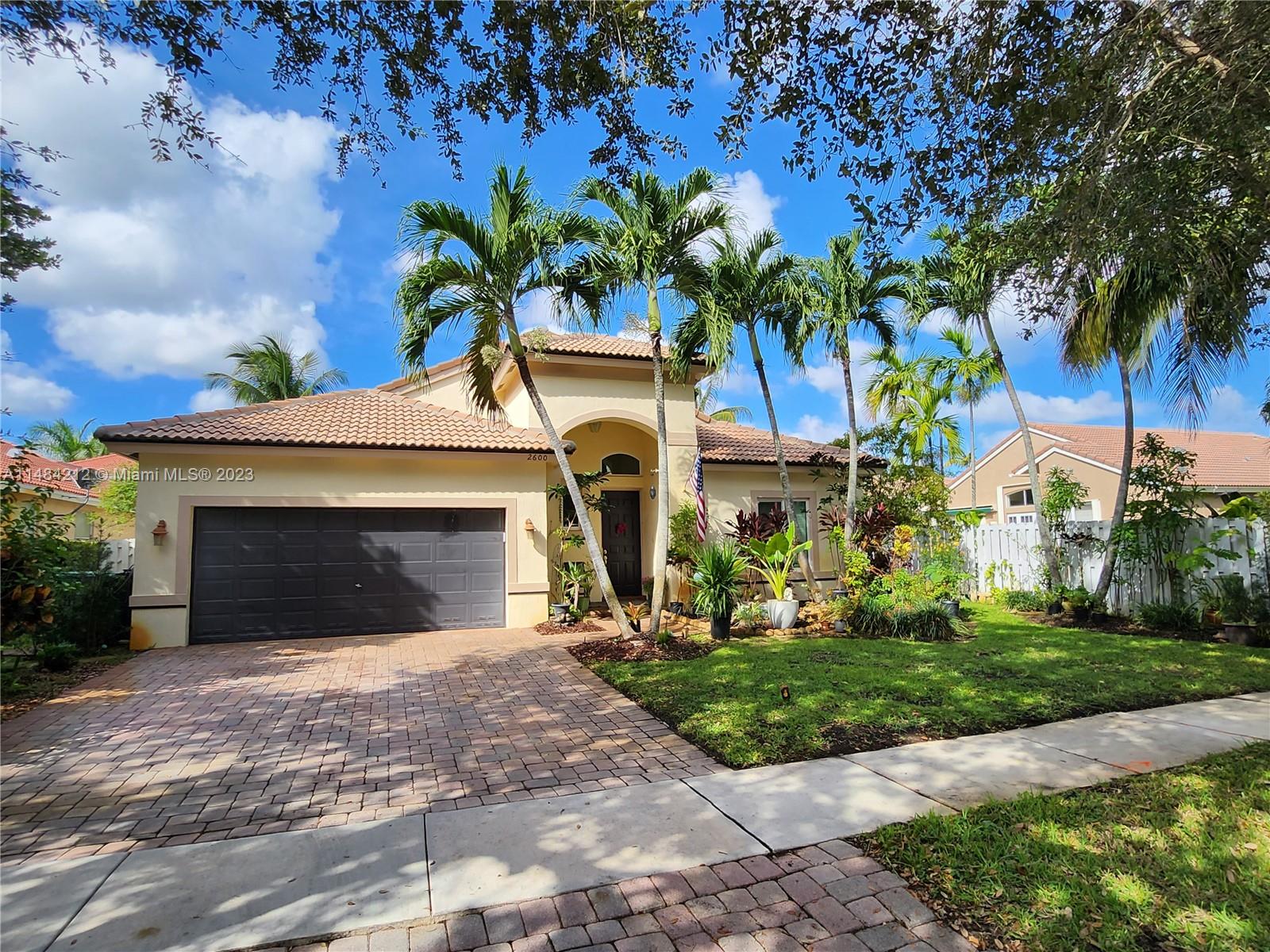 SUNSET LAKES PLAT TWO - Residential