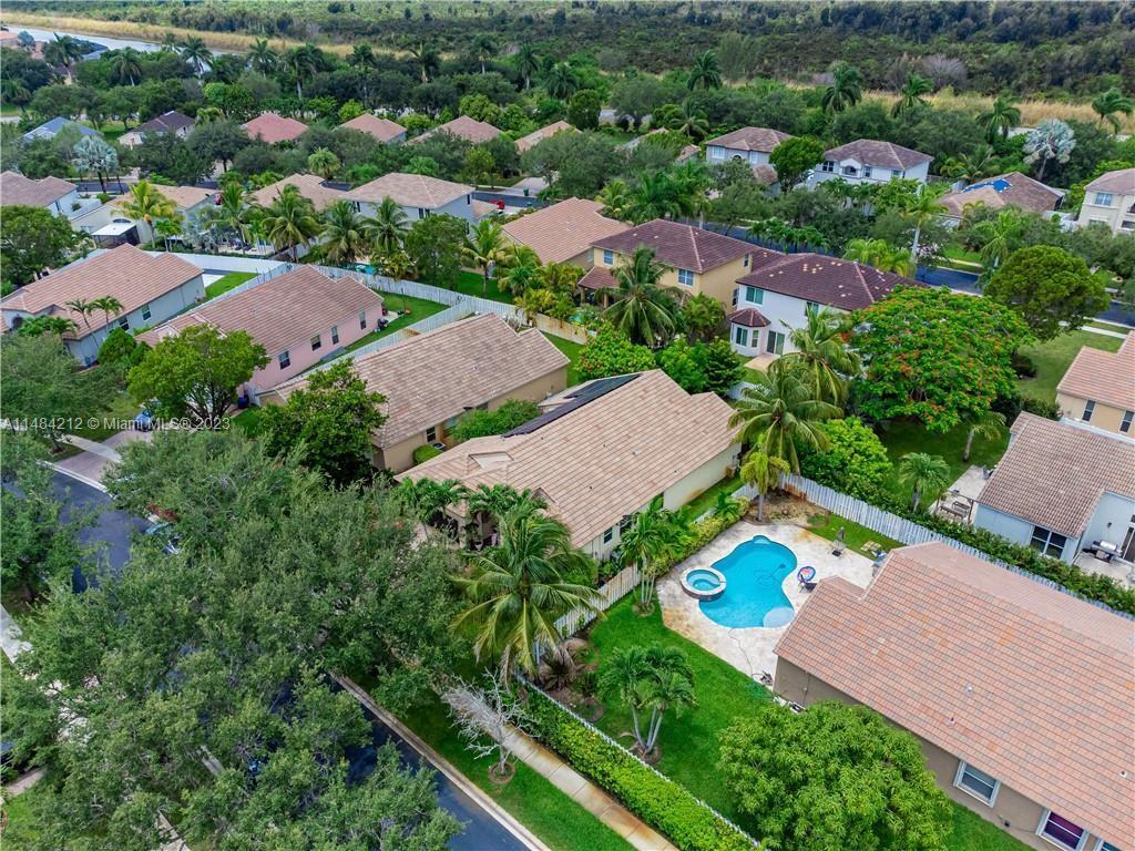 SUNSET LAKES PLAT TWO - Residential