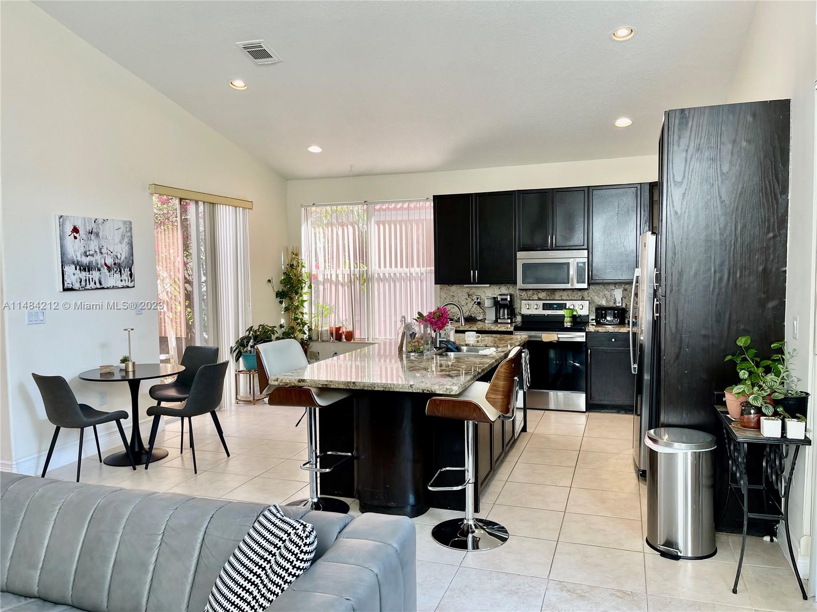 SUNSET LAKES PLAT TWO - Residential
