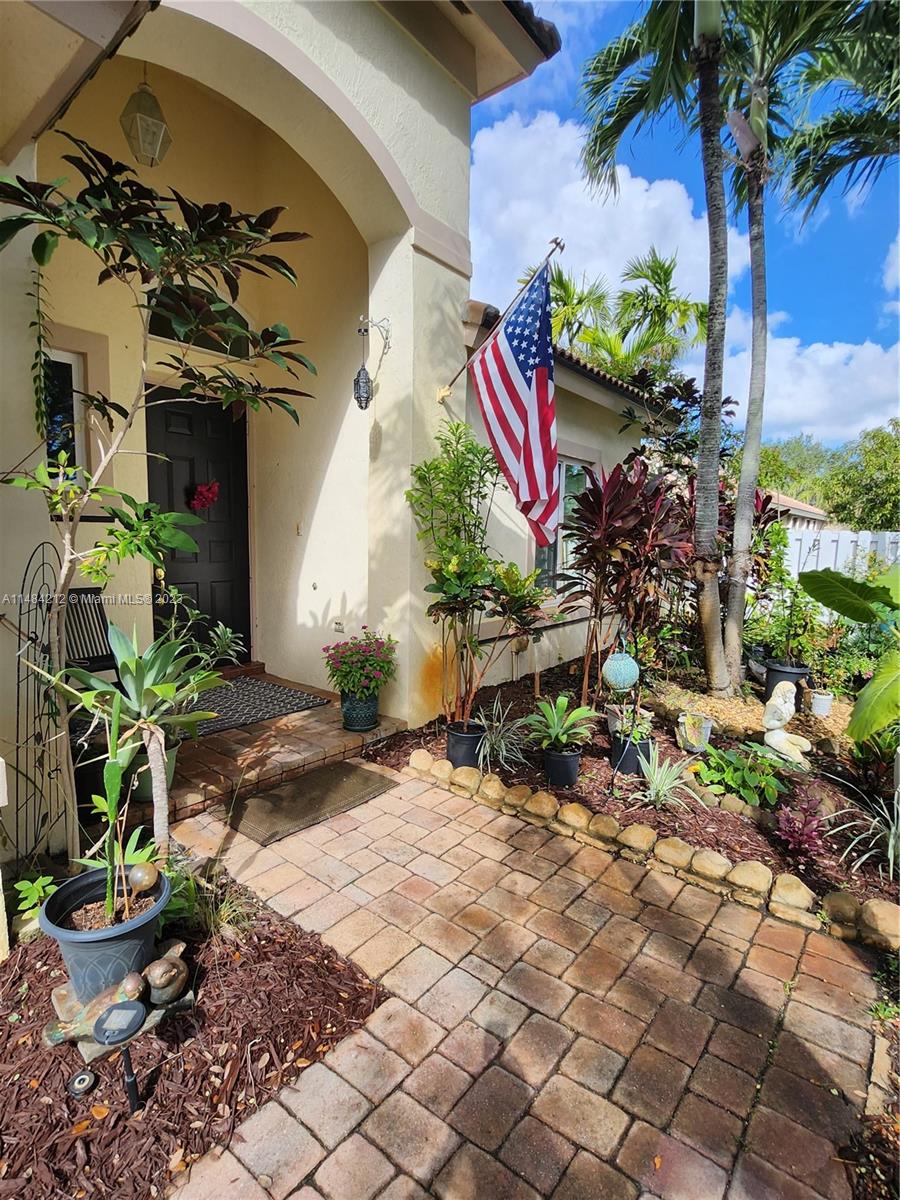 SUNSET LAKES PLAT TWO - Residential
