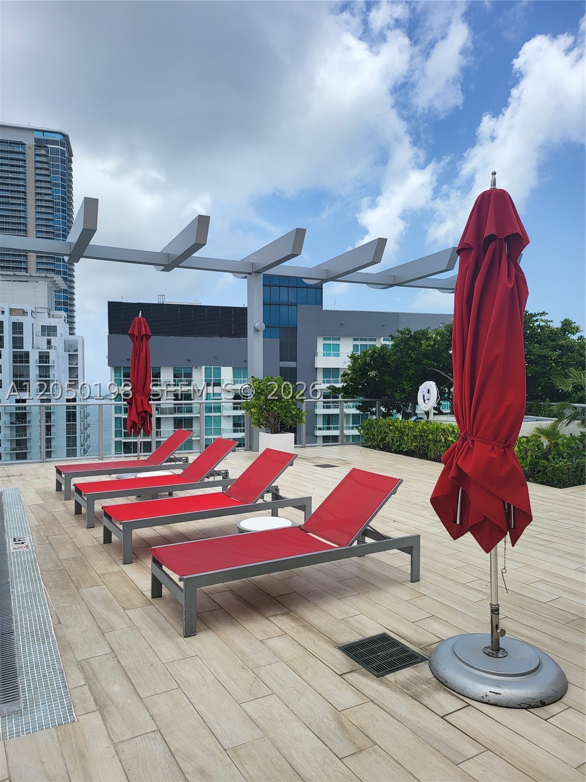 1100 MILLECENTO RESIDENCE - Residential