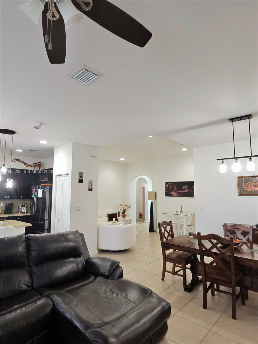 HEMINGWAY POINT - Residential
