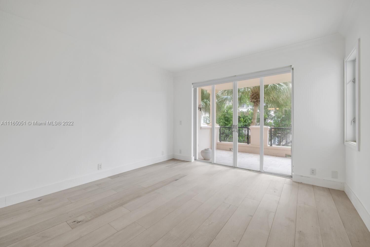 SEASIDE CONDO - Residential