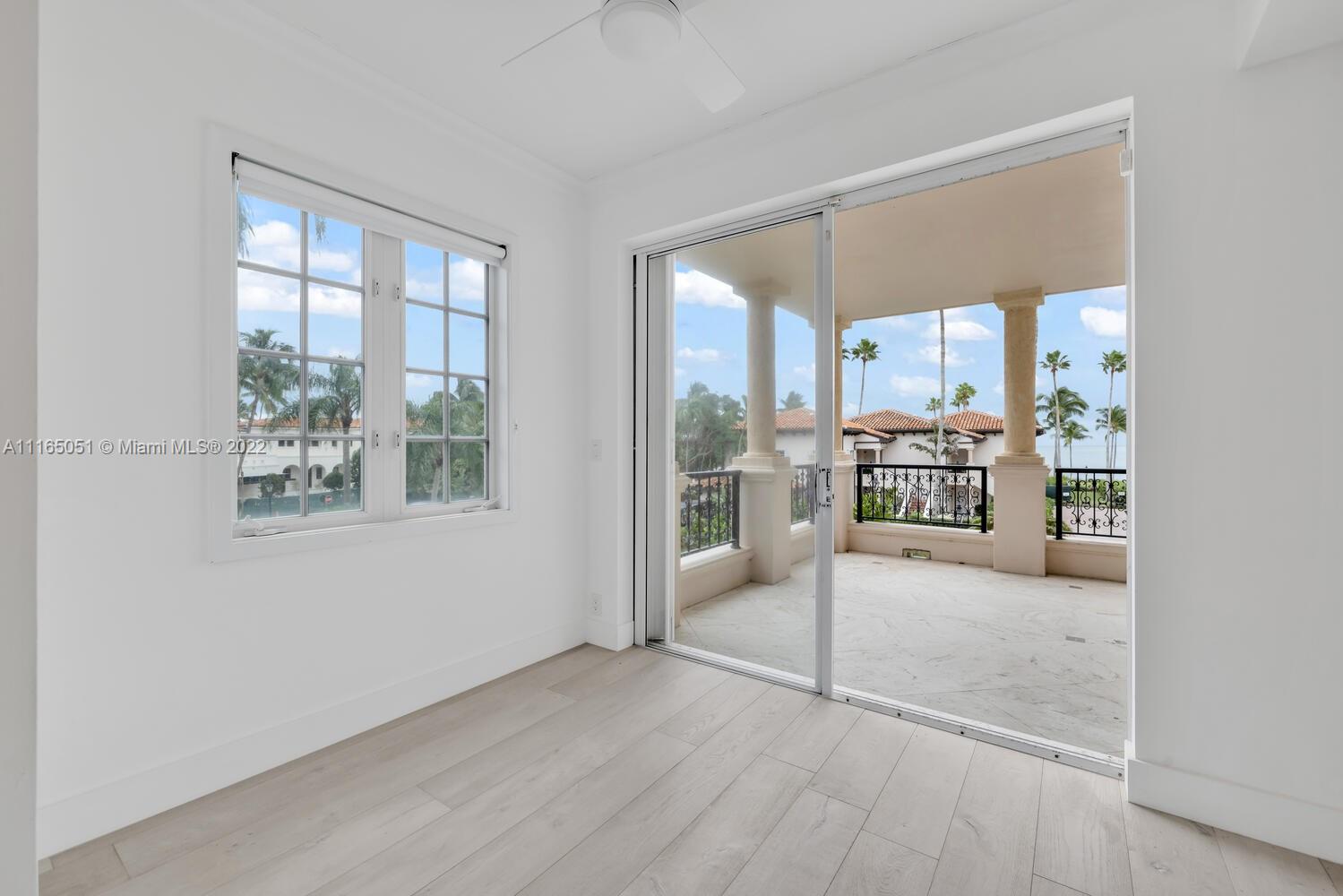 SEASIDE CONDO - Residential