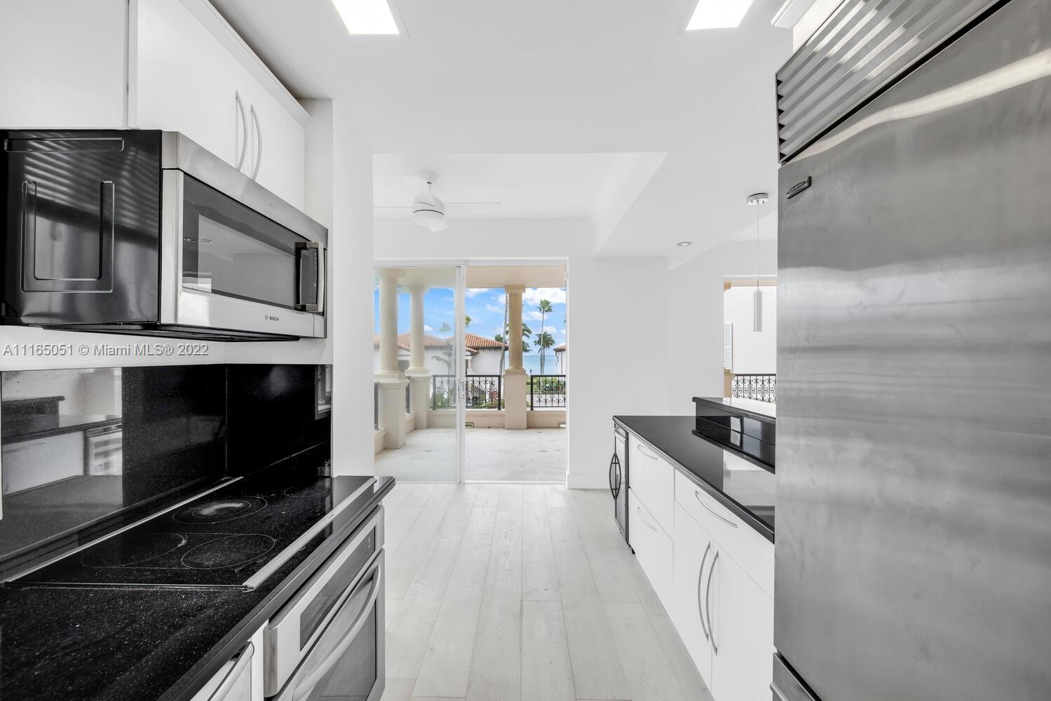 SEASIDE CONDO - Residential