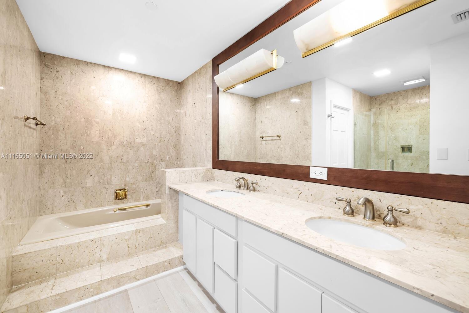 SEASIDE CONDO - Residential