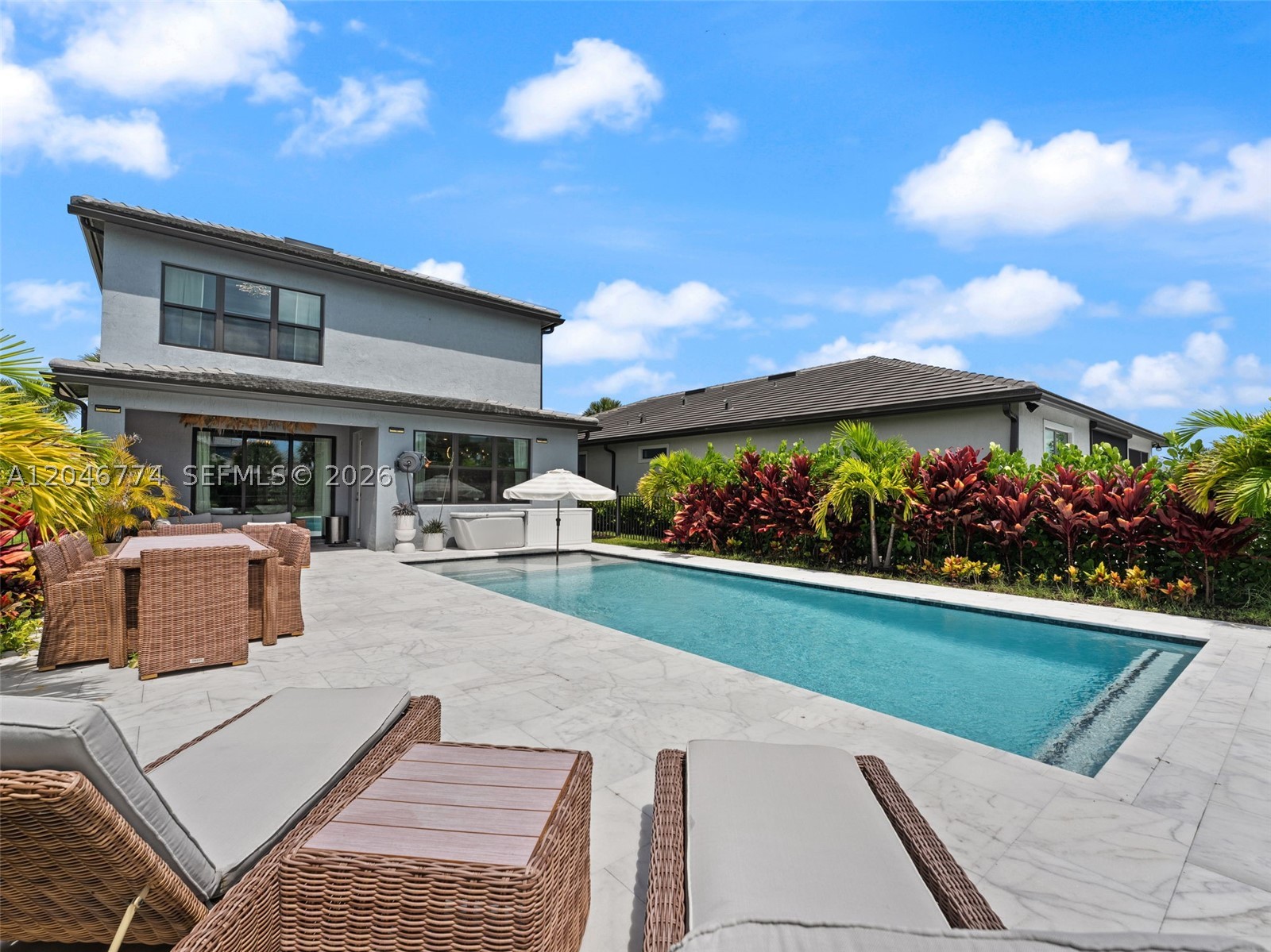 OAK TREE PROPERTY REDEVEL - Residential