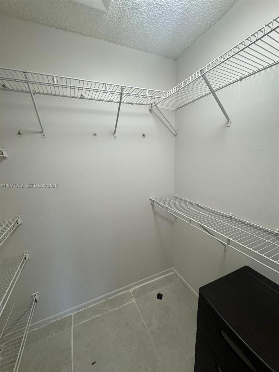 SHAKER WOODS VILLAGE - Residential Lease