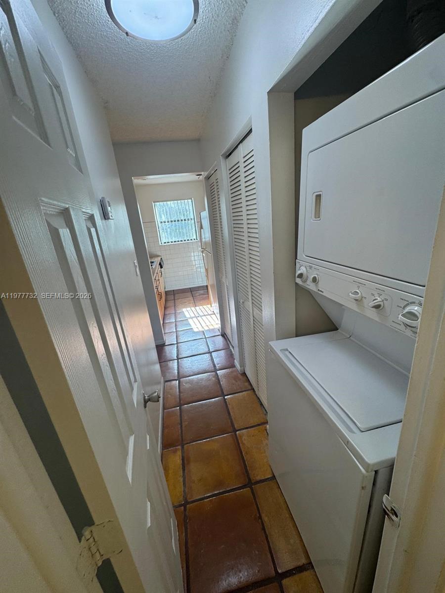 SHAKER WOODS VILLAGE - Residential Lease