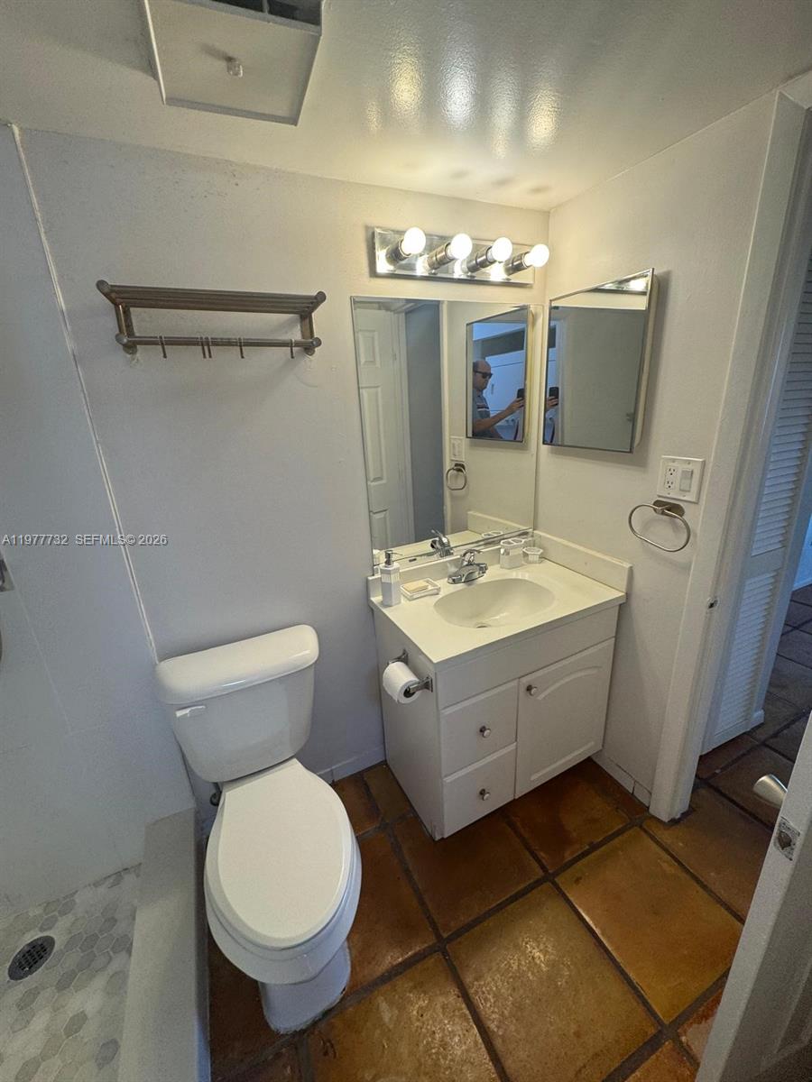 SHAKER WOODS VILLAGE - Residential Lease