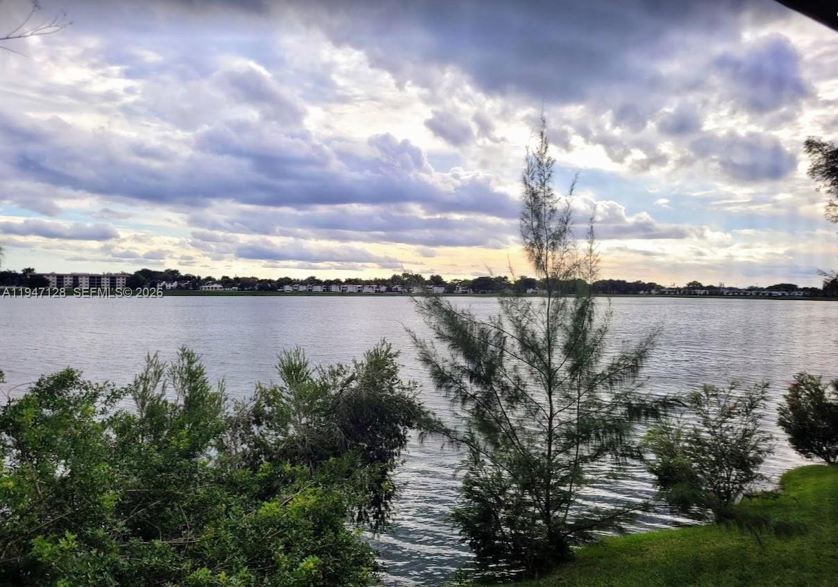 CARMEL LAKES CONDO NO 6 - Residential Lease