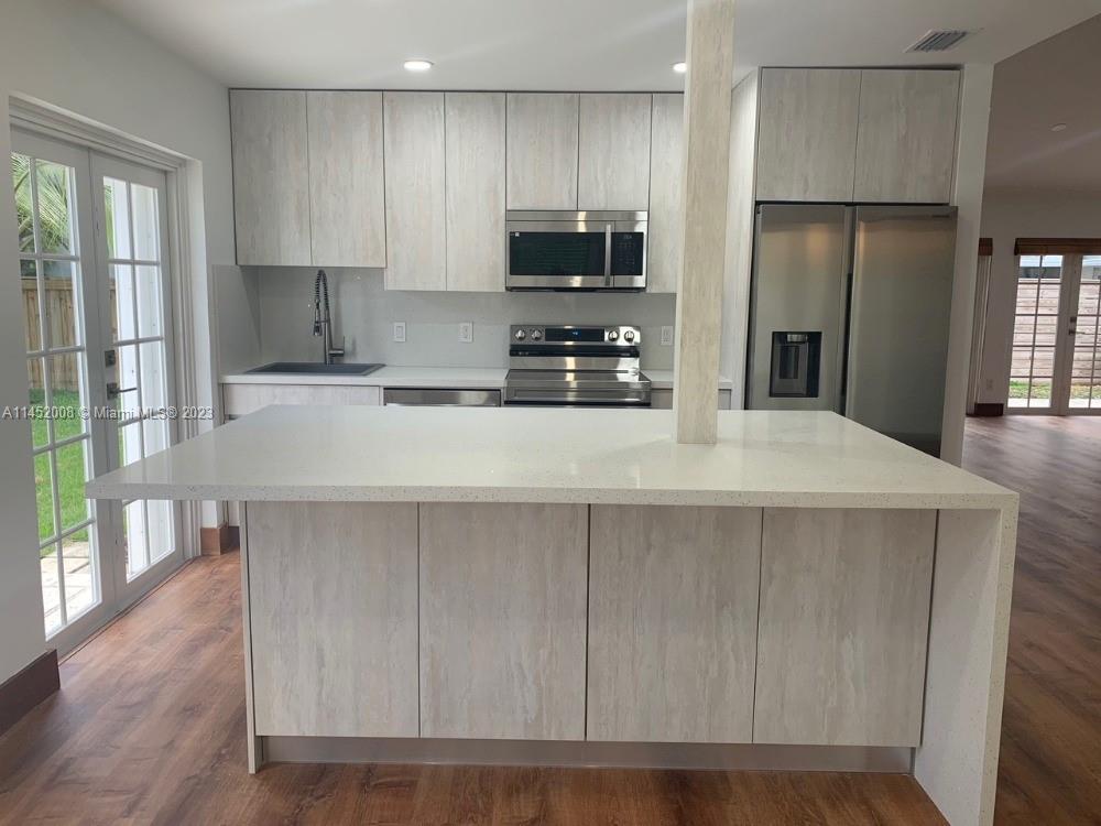1ST ADDN TO DORAL WOODS - Residential Lease