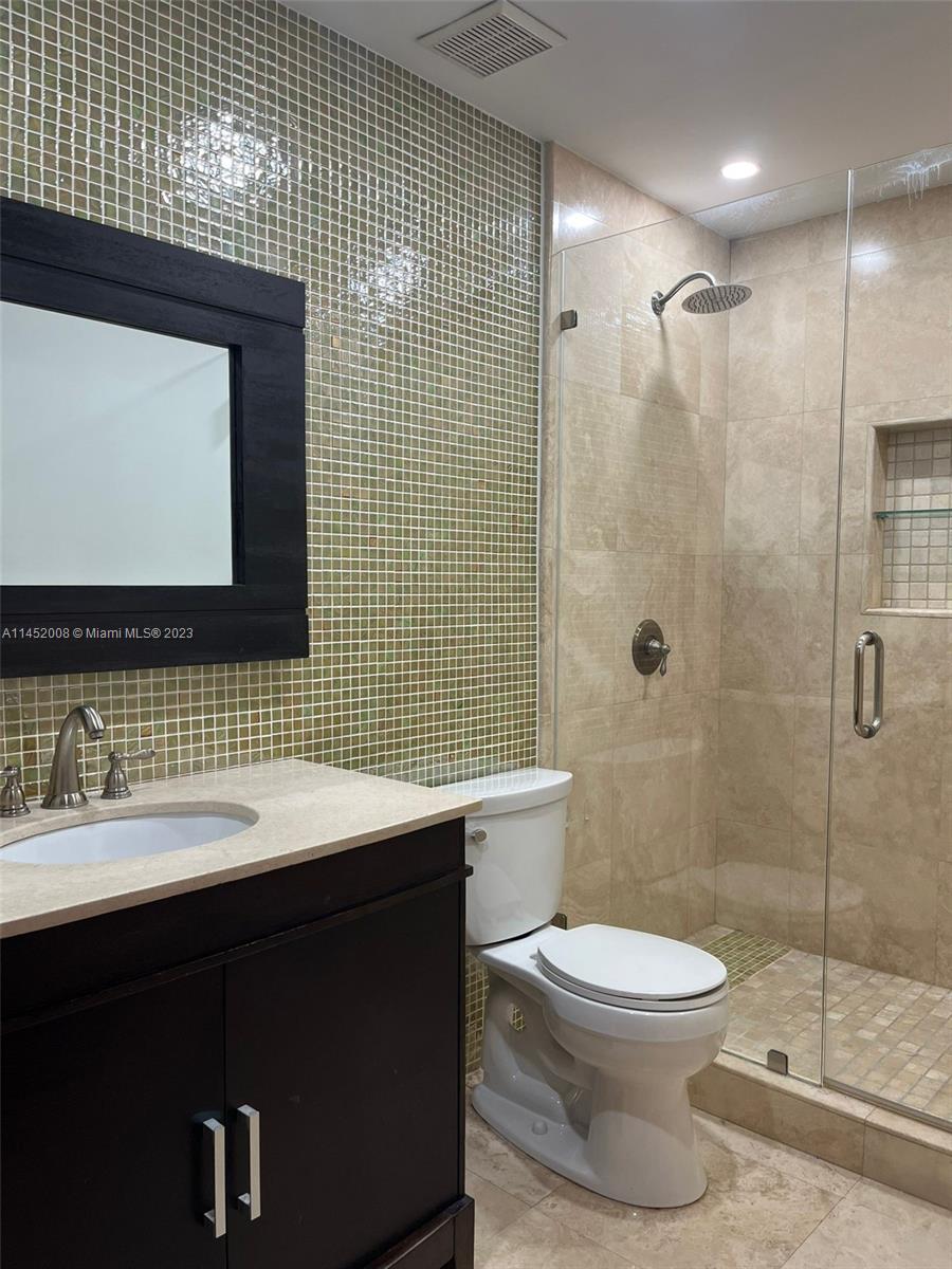 1ST ADDN TO DORAL WOODS - Residential Lease