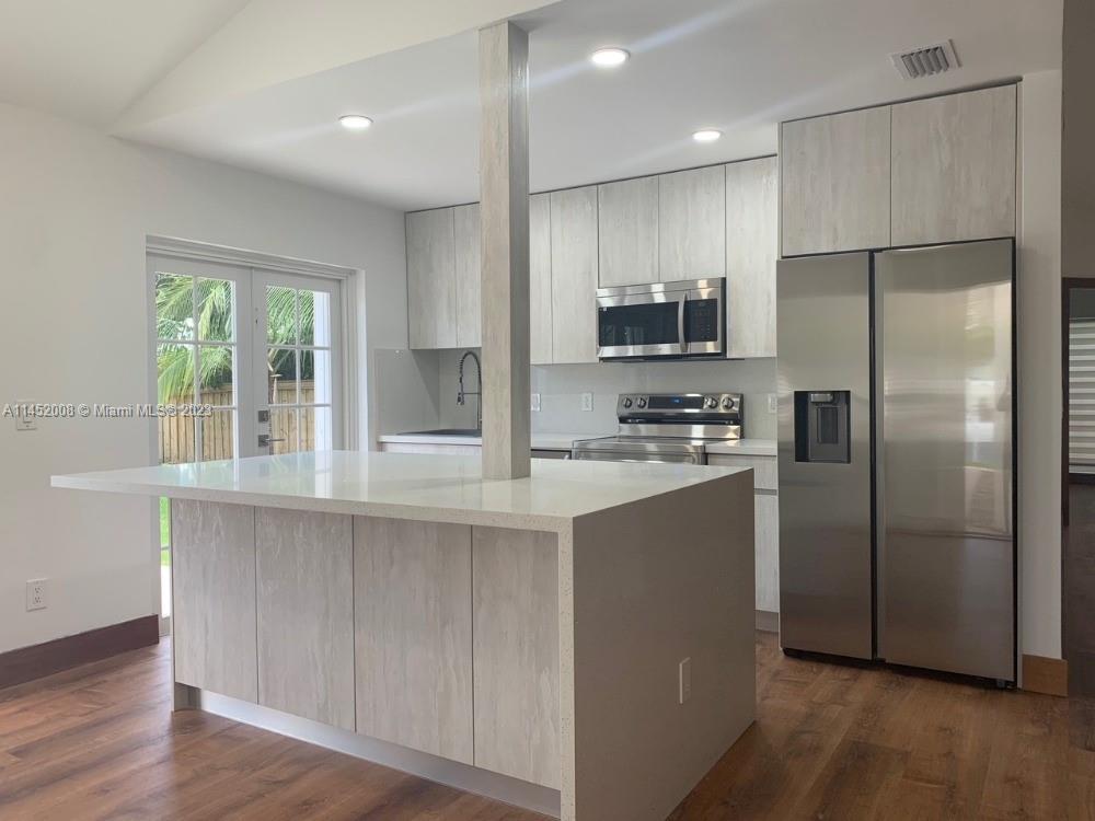 1ST ADDN TO DORAL WOODS - Residential Lease