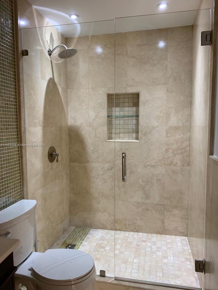 1ST ADDN TO DORAL WOODS - Residential Lease