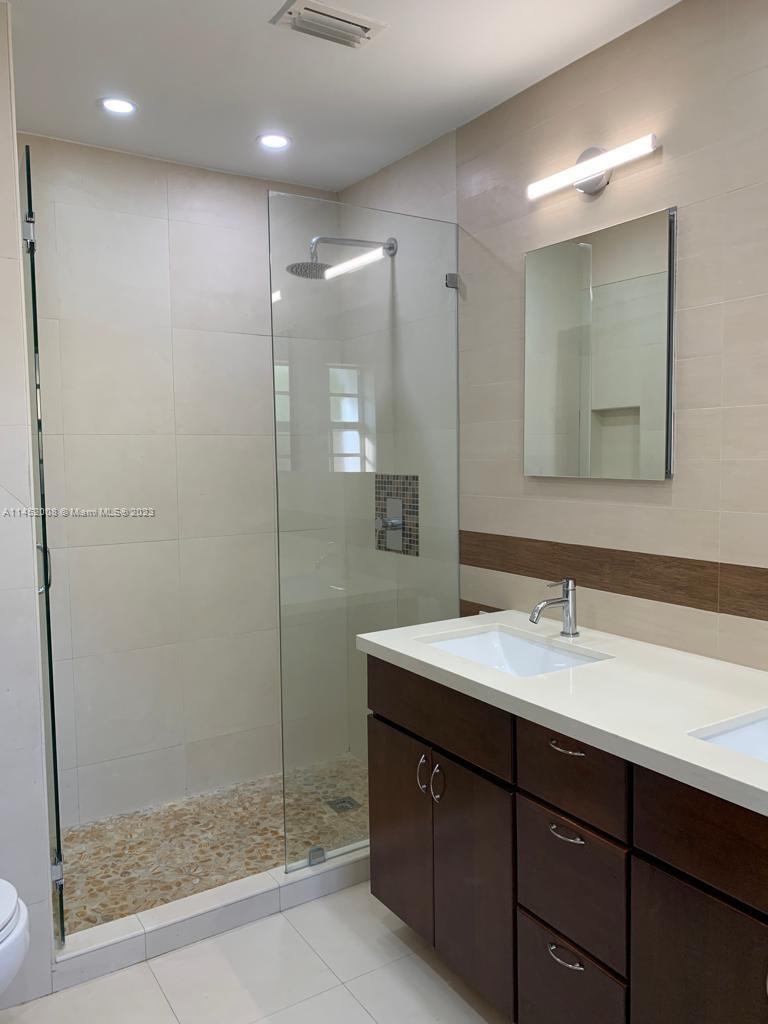 1ST ADDN TO DORAL WOODS - Residential Lease