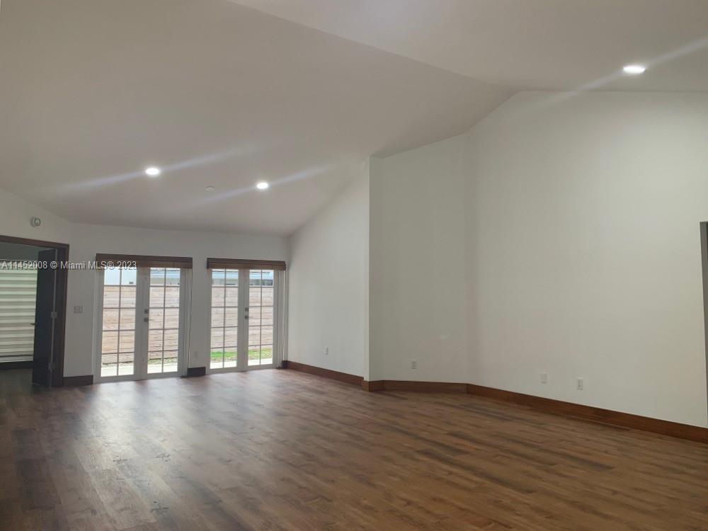 1ST ADDN TO DORAL WOODS - Residential Lease