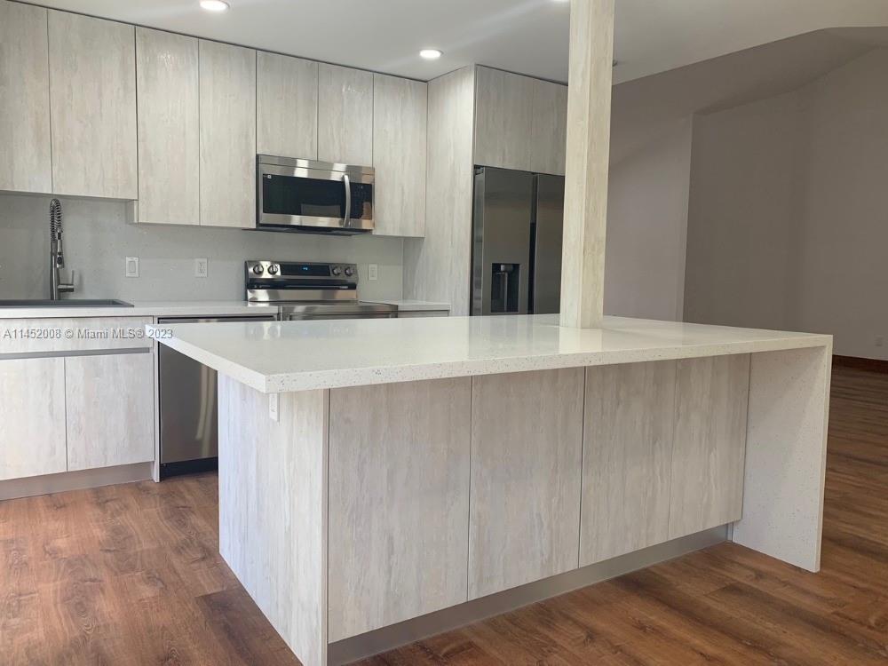 1ST ADDN TO DORAL WOODS - Residential Lease