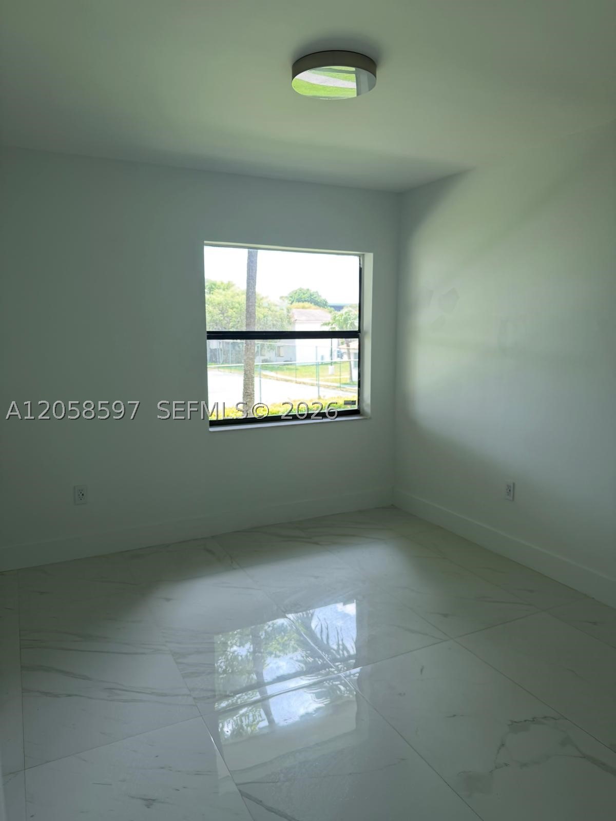 TERRANOVA CONDO #10 - Residential