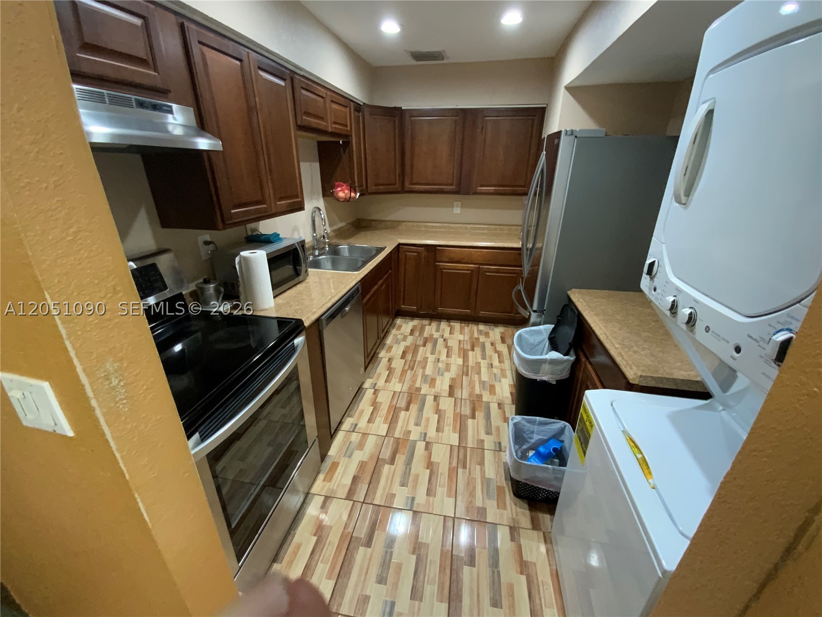 HABITAT II PHASE IV CONDO - Residential Lease