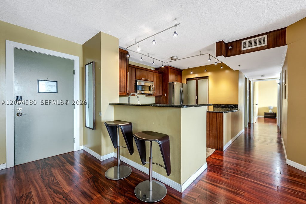 THE YACHT CLUB AT AVENTUR - Residential Lease