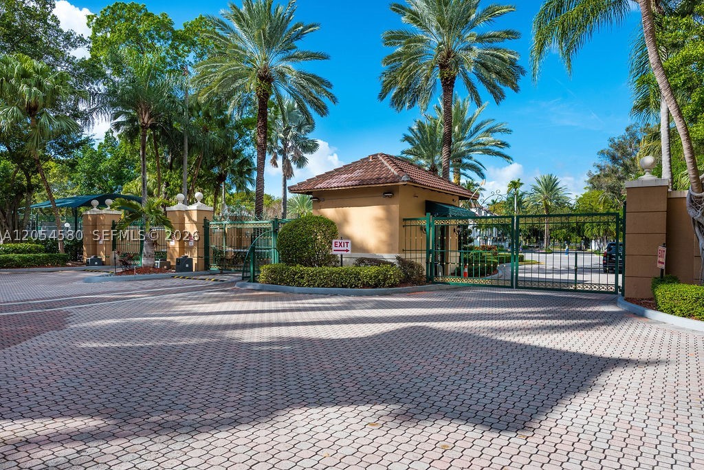 THE YACHT CLUB AT AVENTUR - Residential Lease
