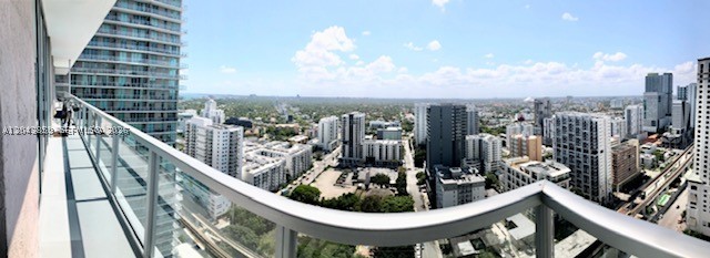THE AXIS ON BRICKELL II C - Residential