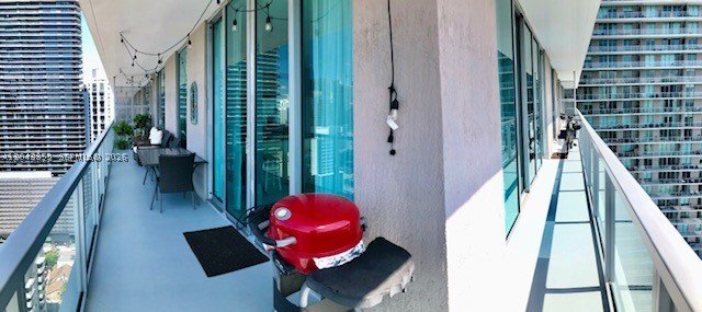 THE AXIS ON BRICKELL II C - Residential