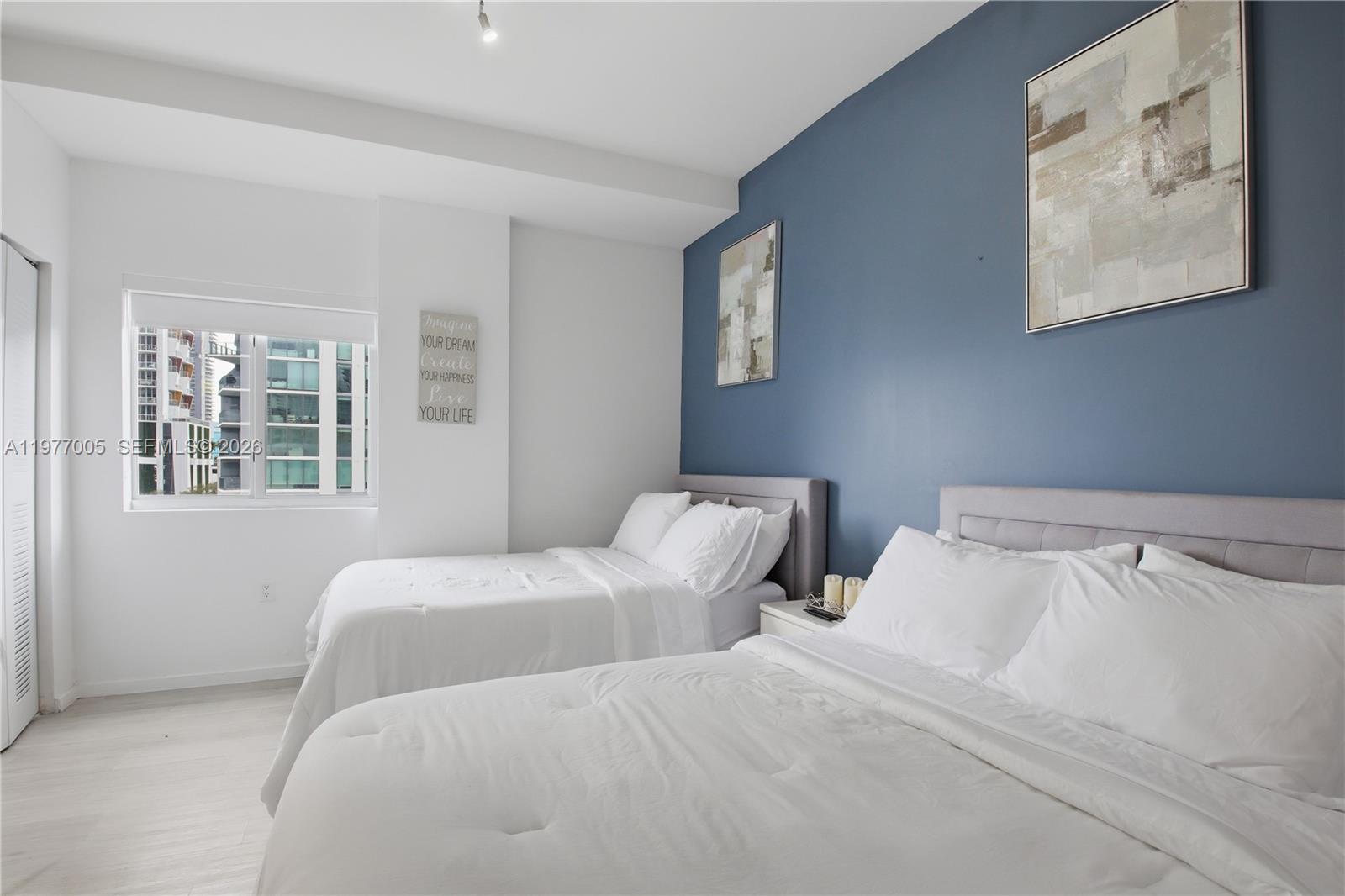 EMILIA CONDO - Residential
