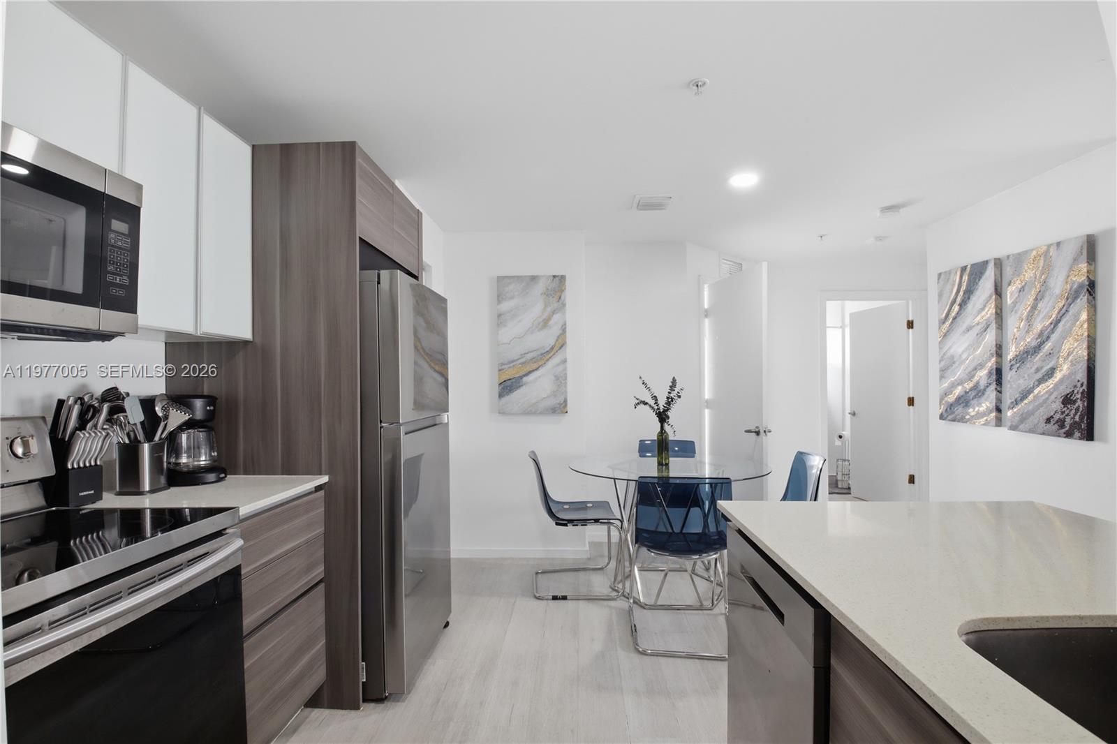 EMILIA CONDO - Residential