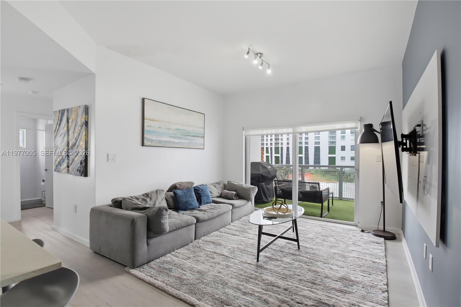 EMILIA CONDO - Residential
