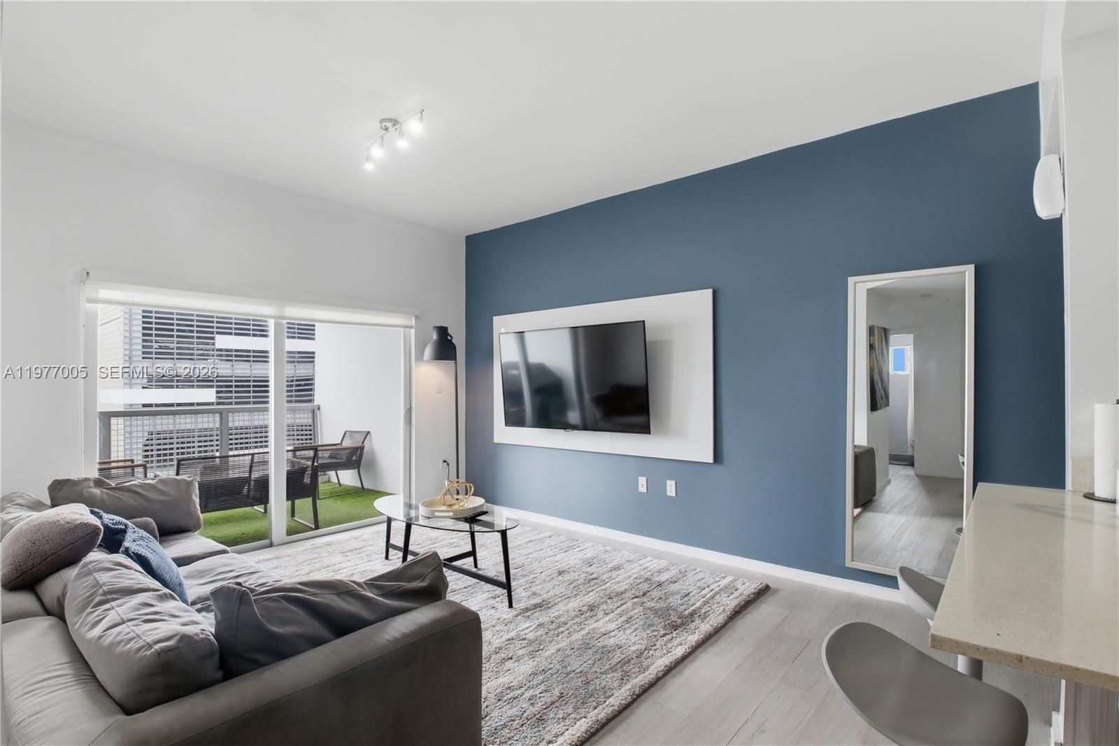 EMILIA CONDO - Residential