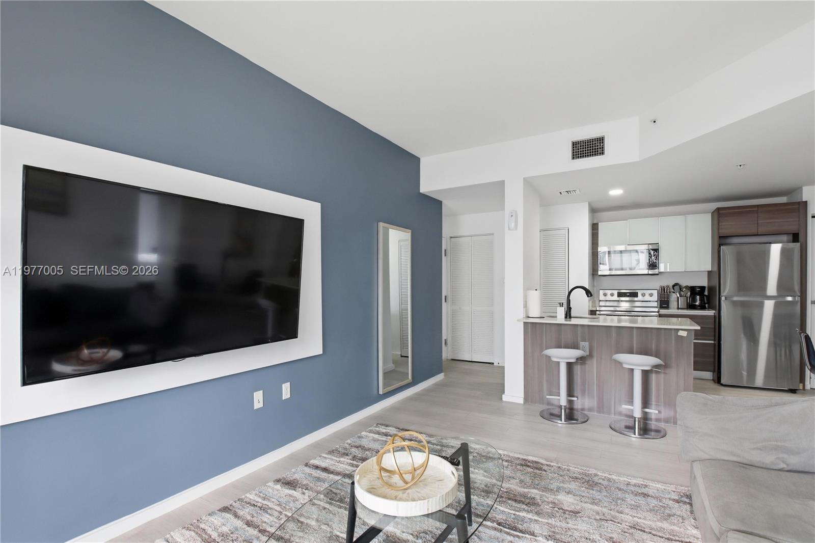 EMILIA CONDO - Residential