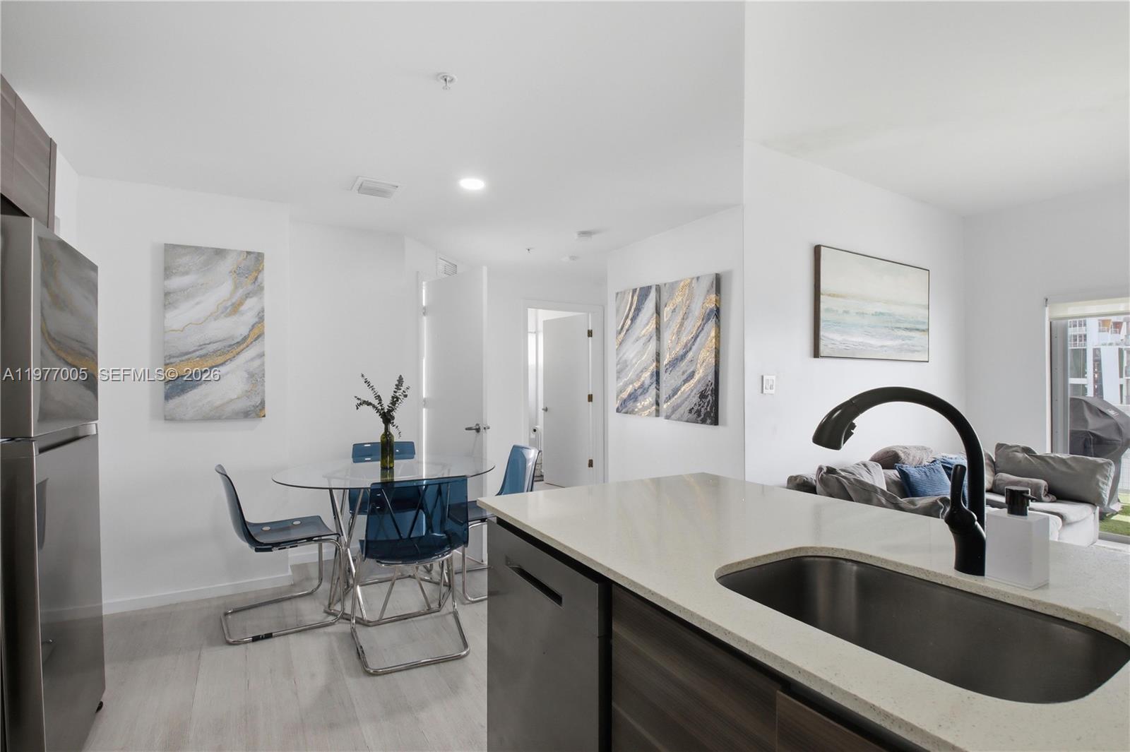 EMILIA CONDO - Residential