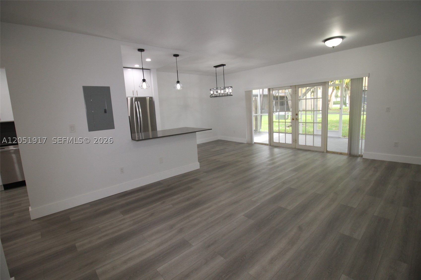 CENTRE COURT CONDO - Residential