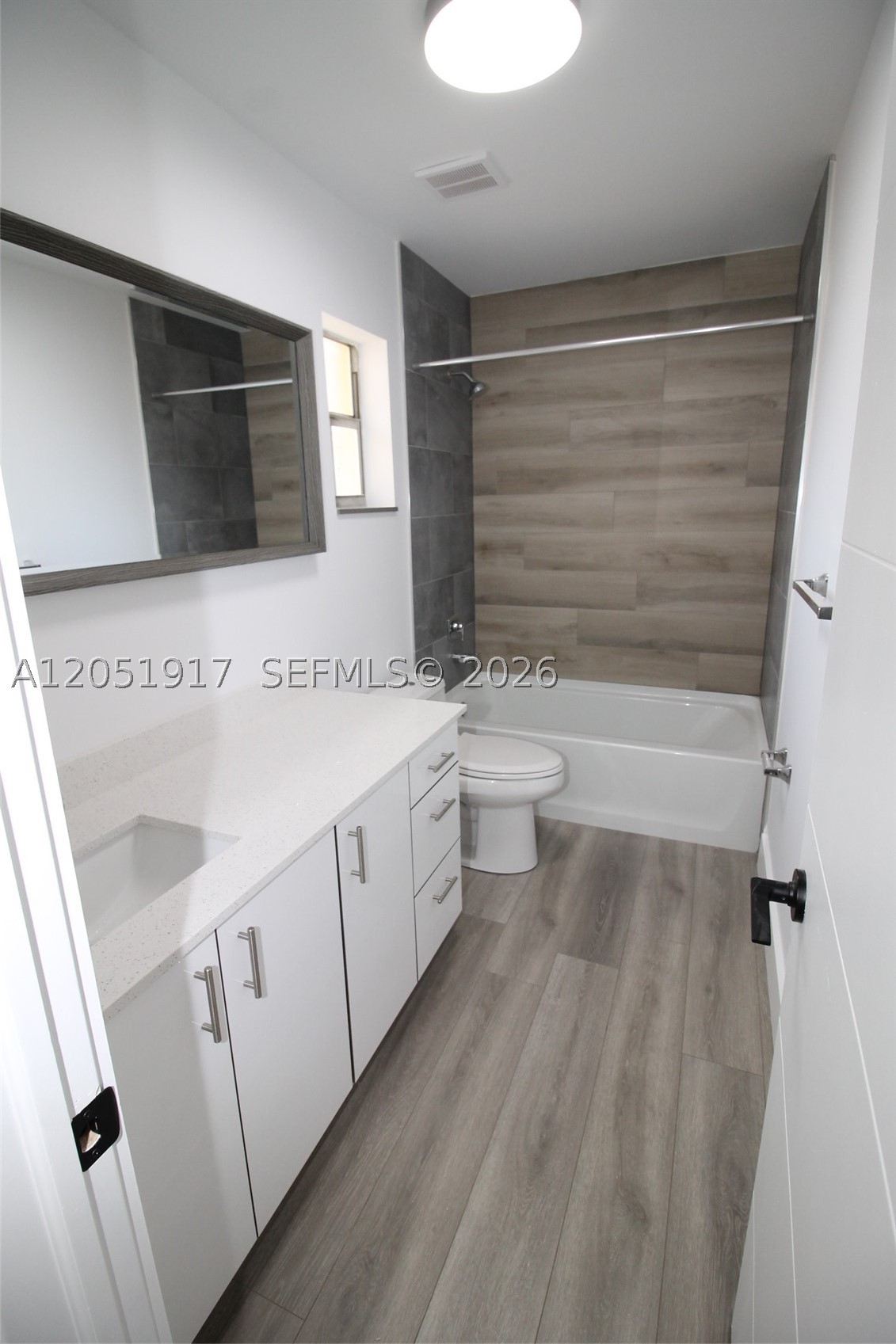 CENTRE COURT CONDO - Residential
