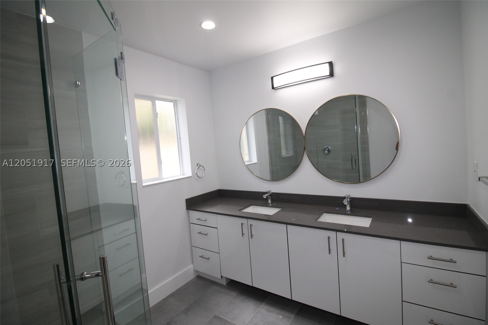 CENTRE COURT CONDO - Residential