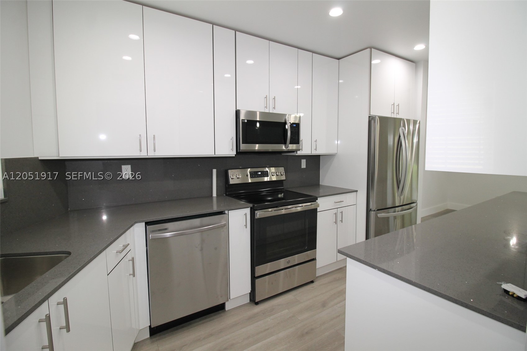 CENTRE COURT CONDO - Residential